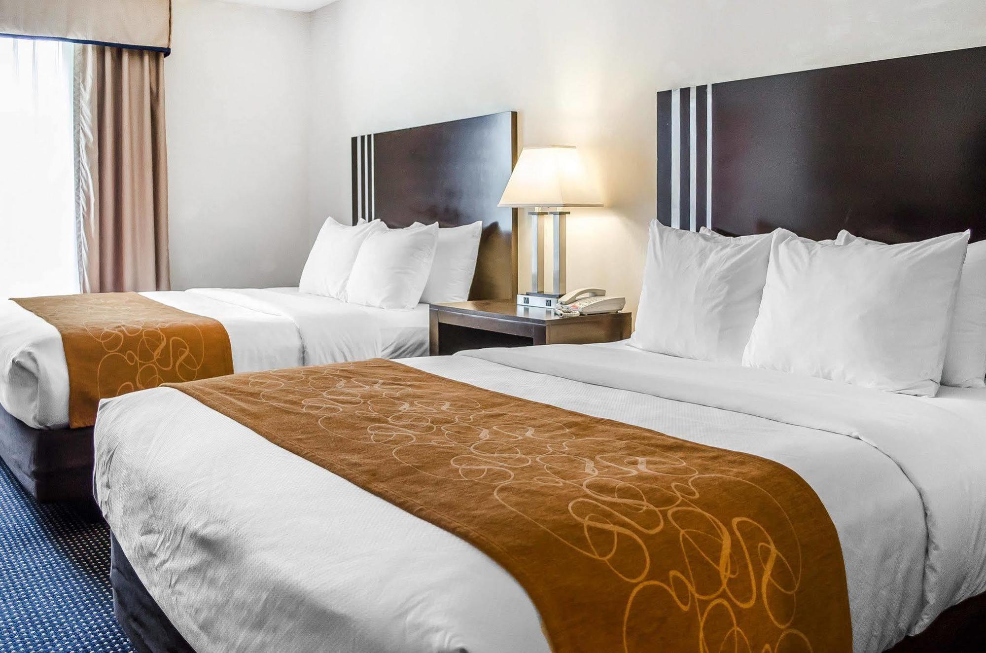 Comfort Suites Lancaster Amish Country Hotel 3*